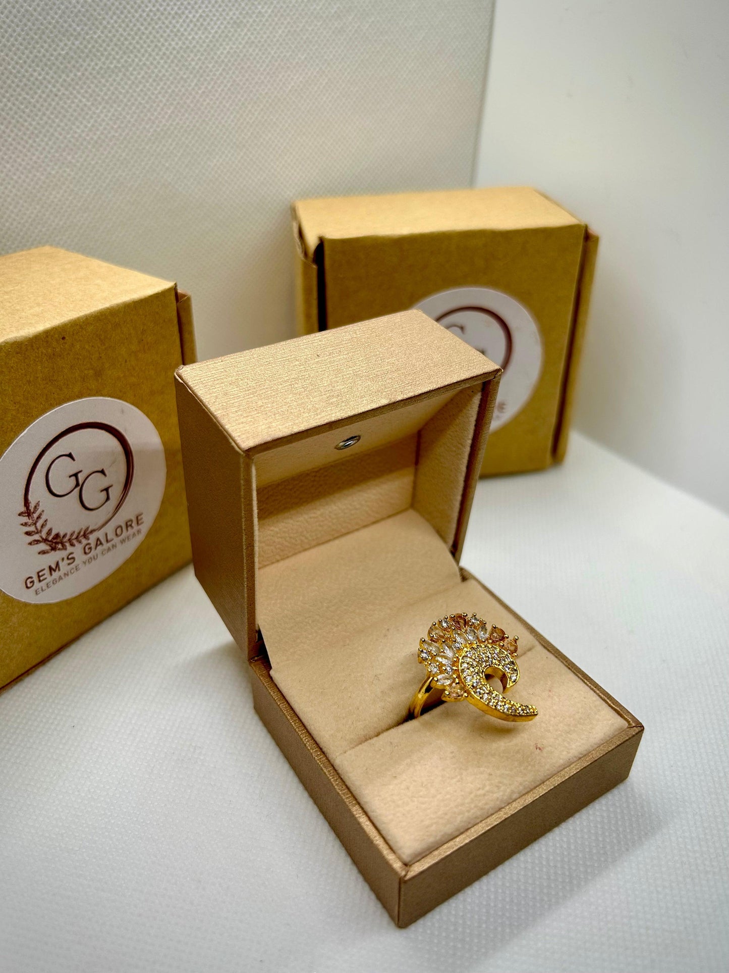 Comma Shape Zircon Stone Carat Rings