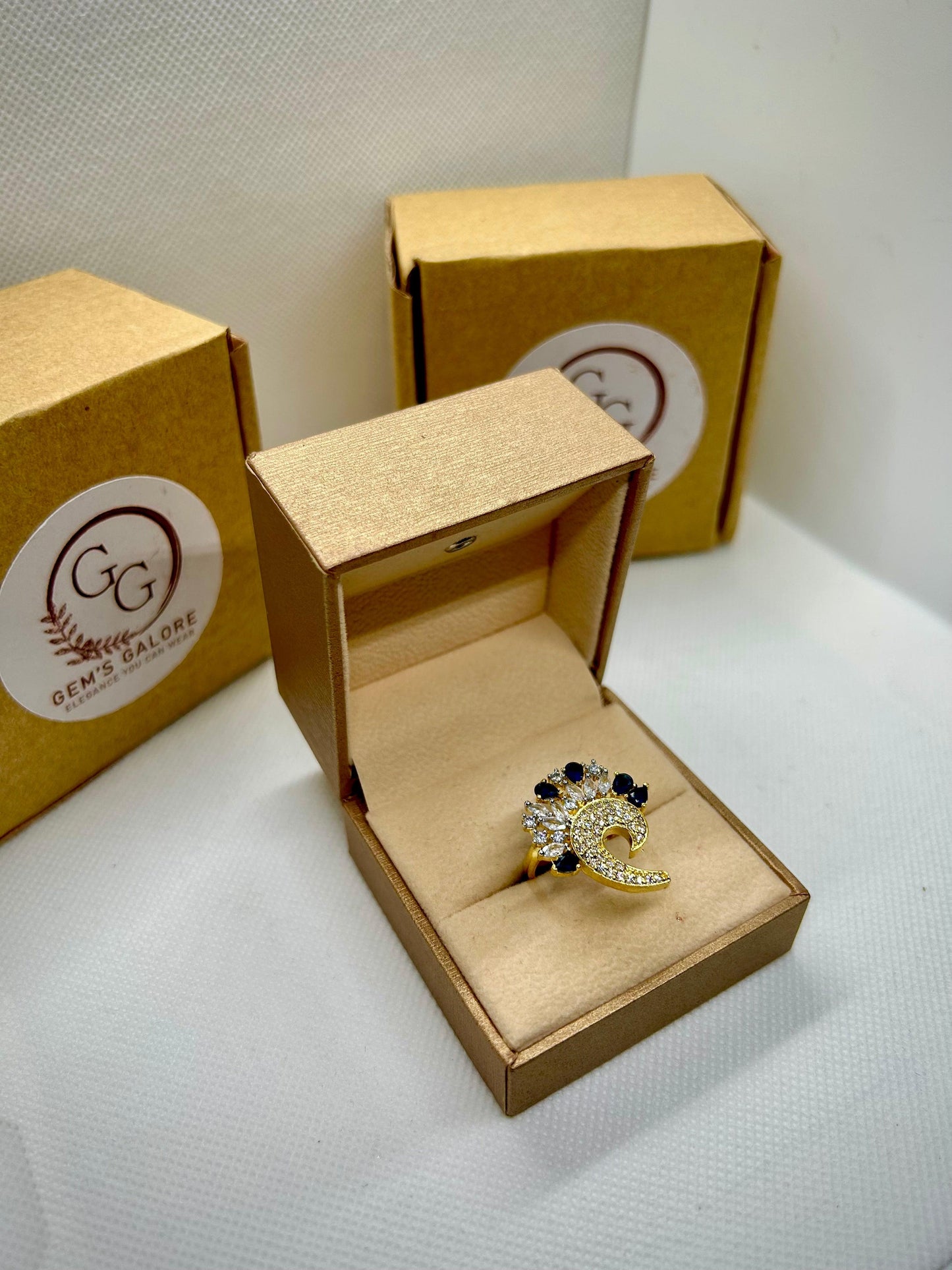 Comma Shape Zircon Stone Carat Rings