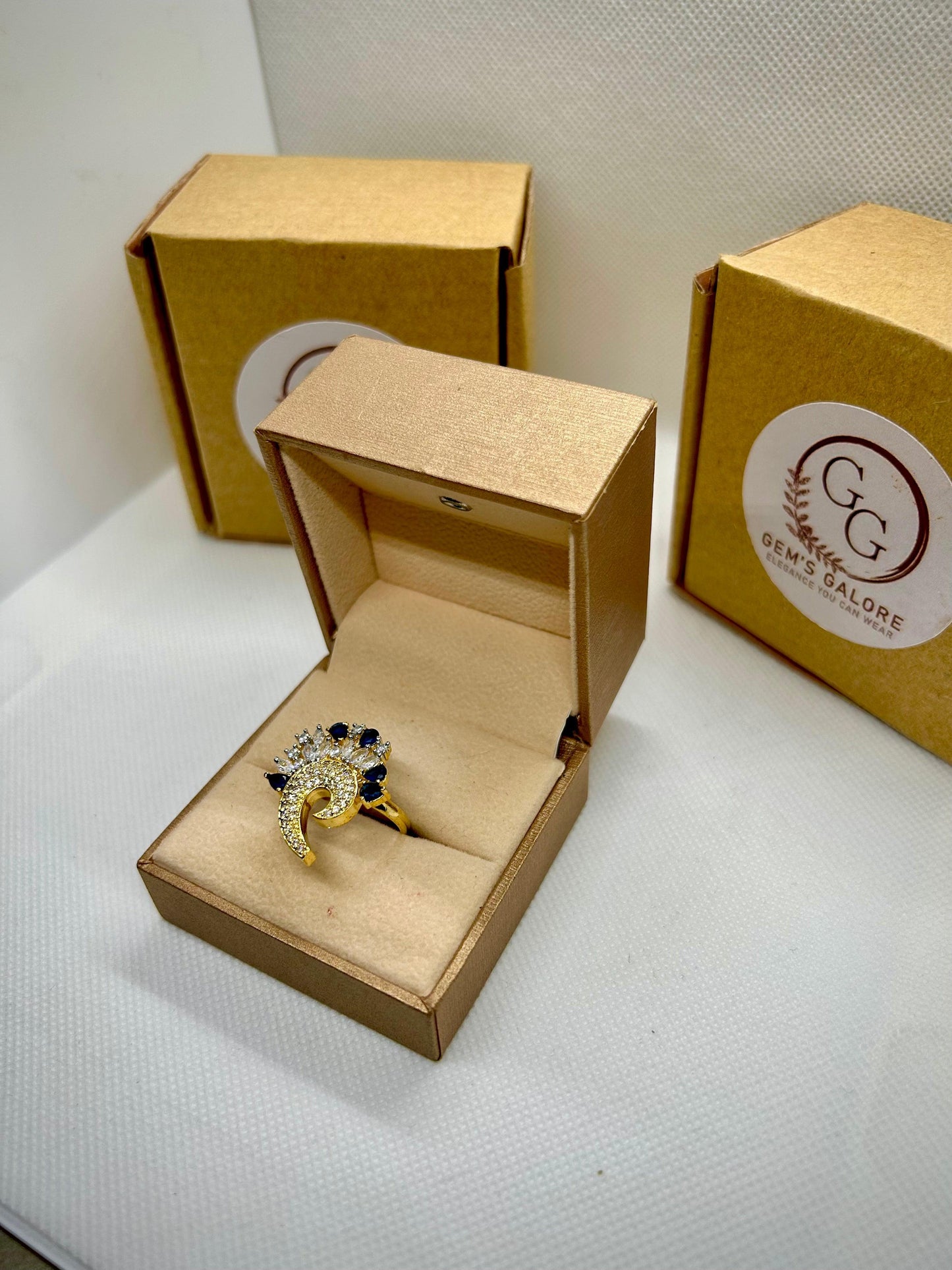 Comma Shape Zircon Stone Carat Rings