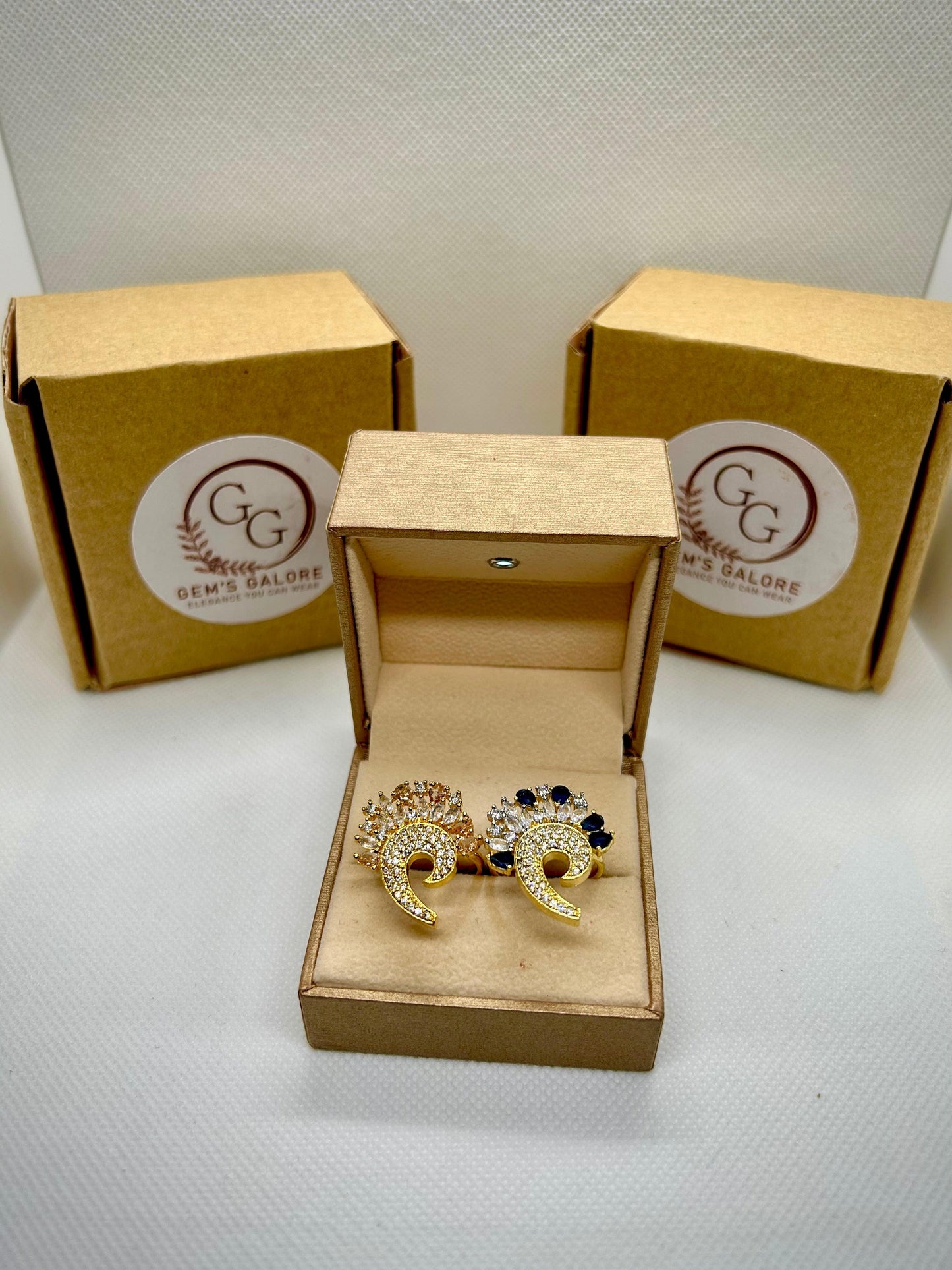 Comma Shape Zircon Stone Carat Rings