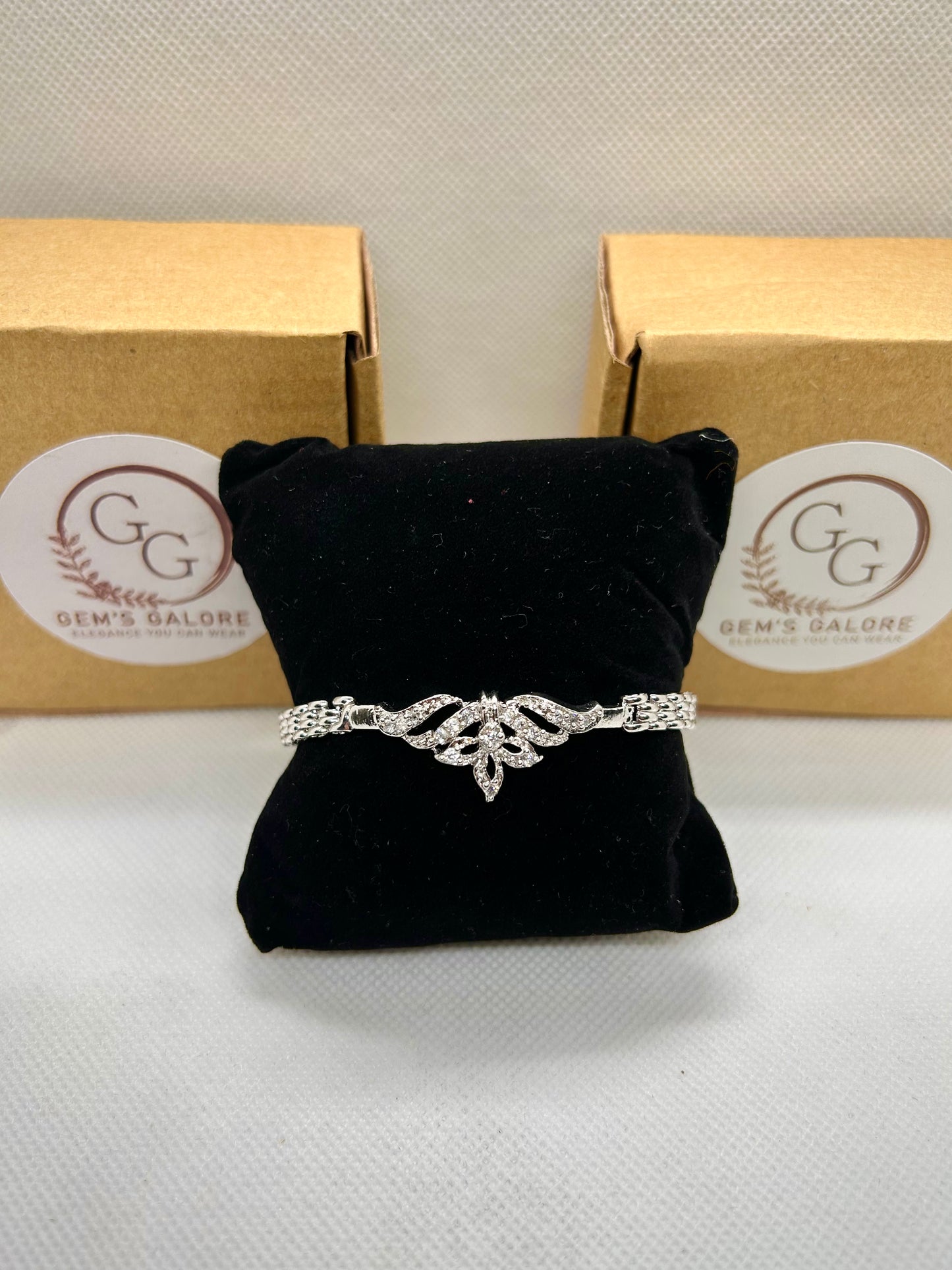 Silver Crystal Stones Bracelet 01