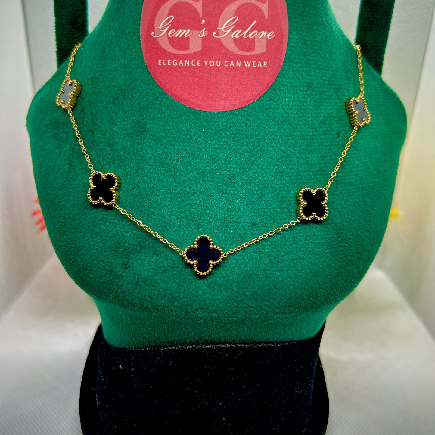CLOVER FLOWER PENDANT