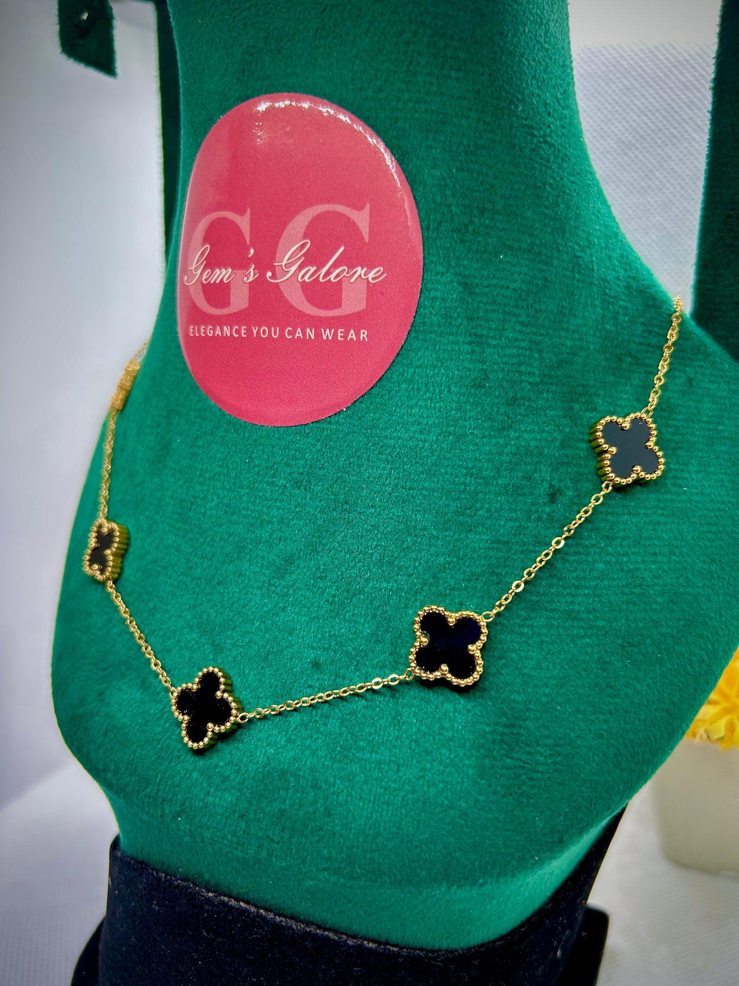 CLOVER FLOWER PENDANT