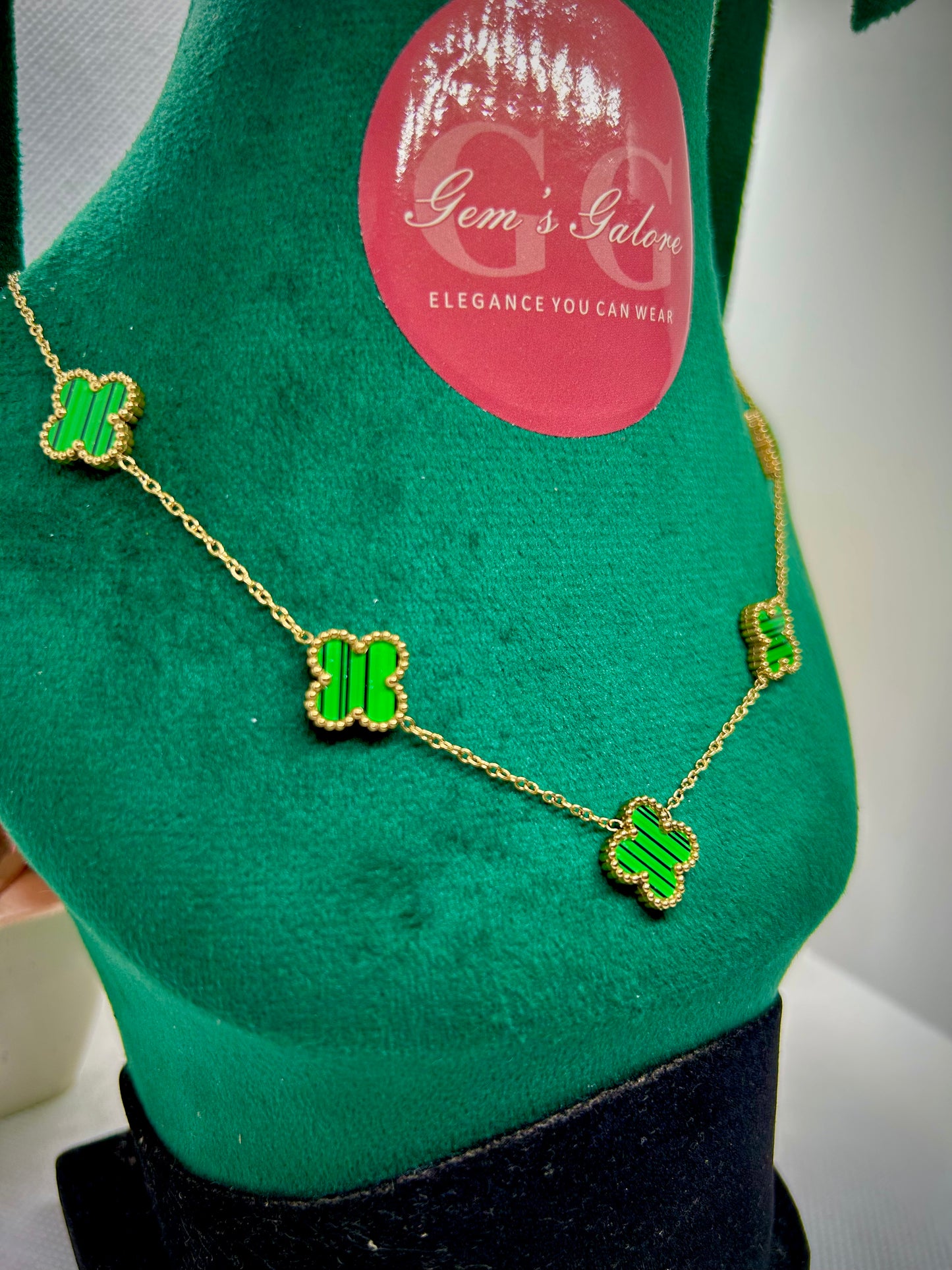 CLOVER FLOWER PENDANT