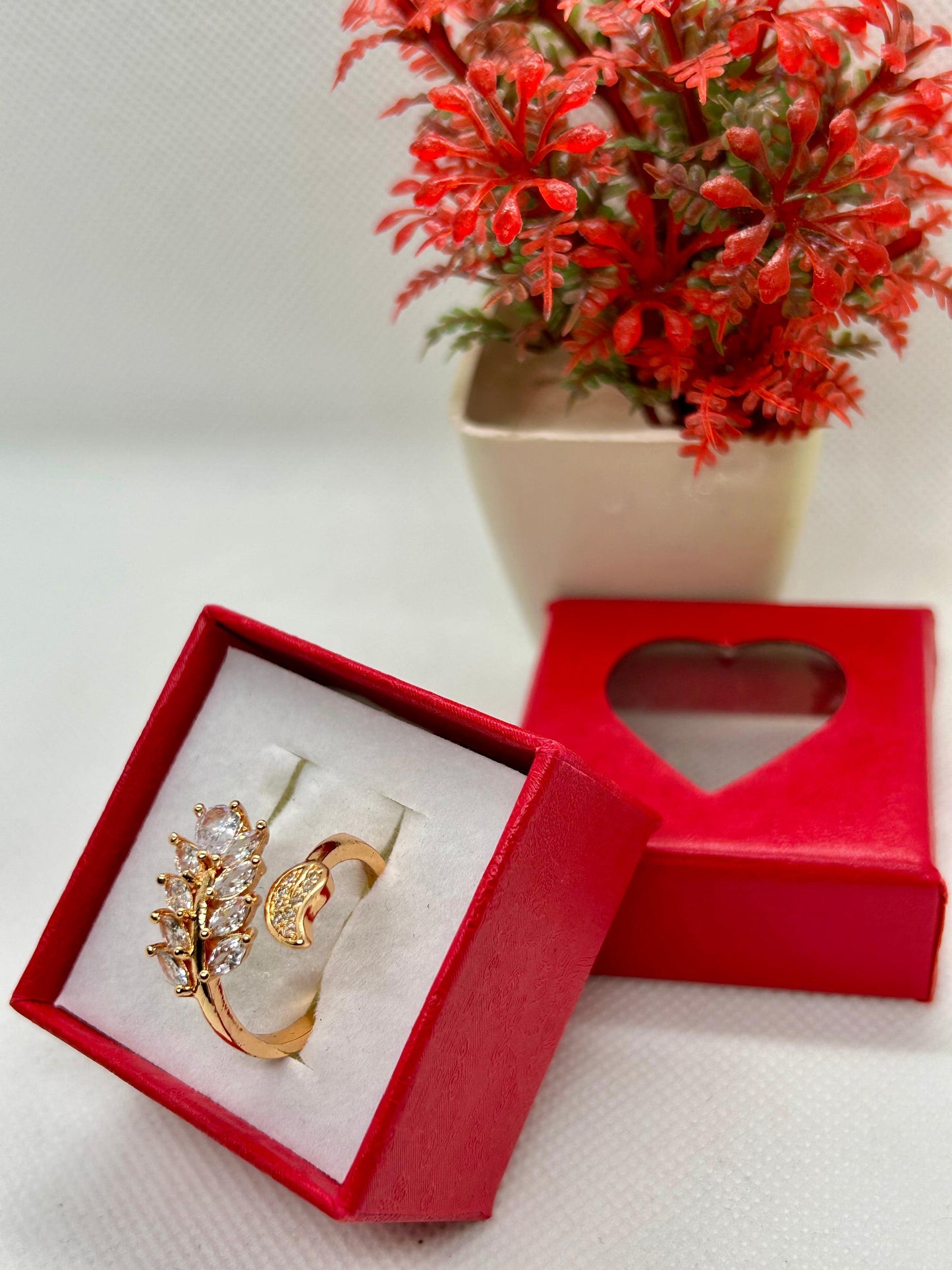 Leafy Crystal Ring