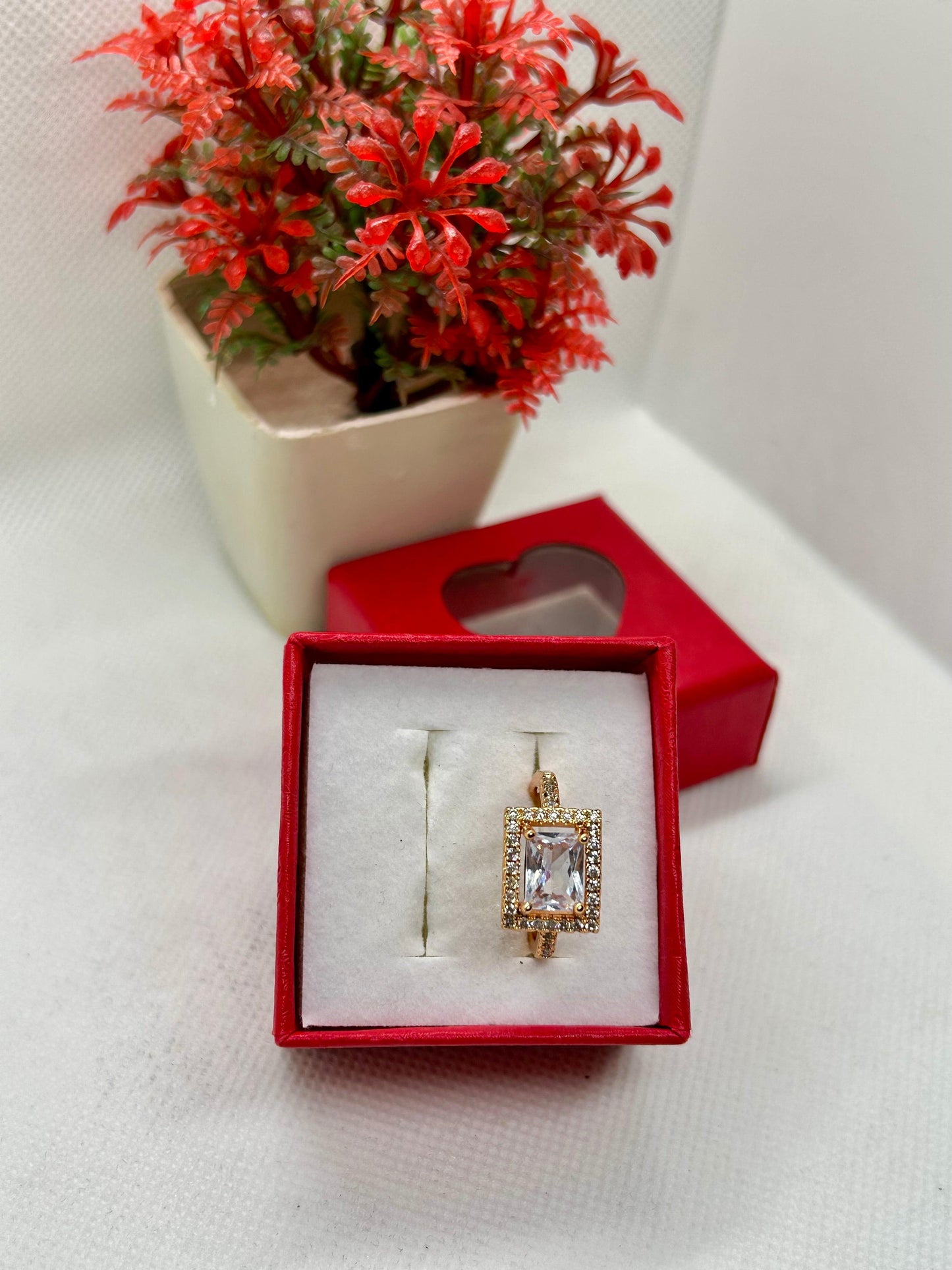 Sparkling Crystal Ring
