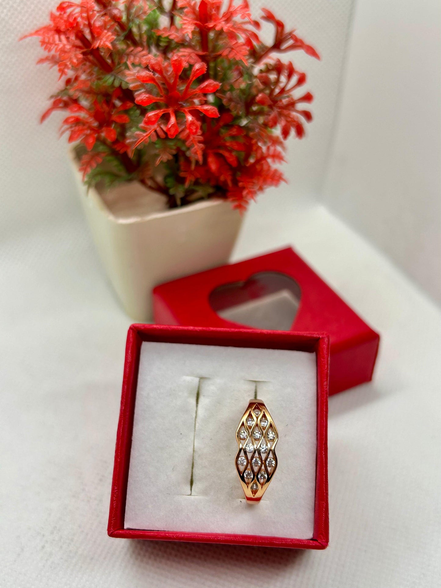 Net Sparkling Stones Ring