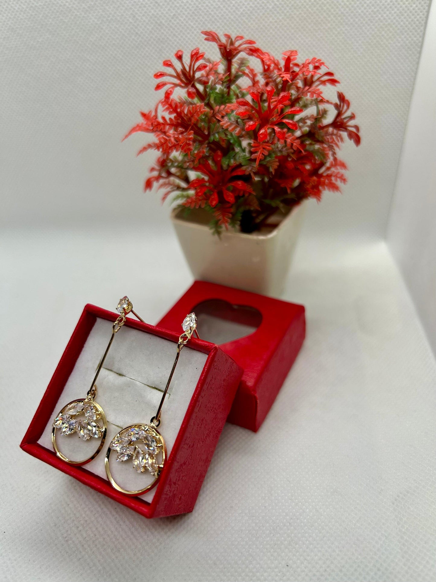 Round Petal Crystal Stones Earrings