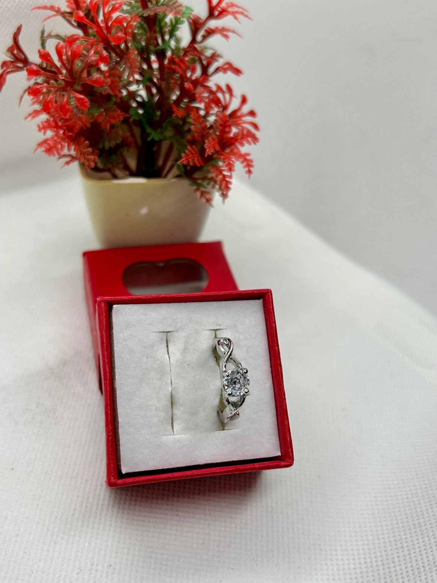 White Zircon Stone Silver Ring 01
