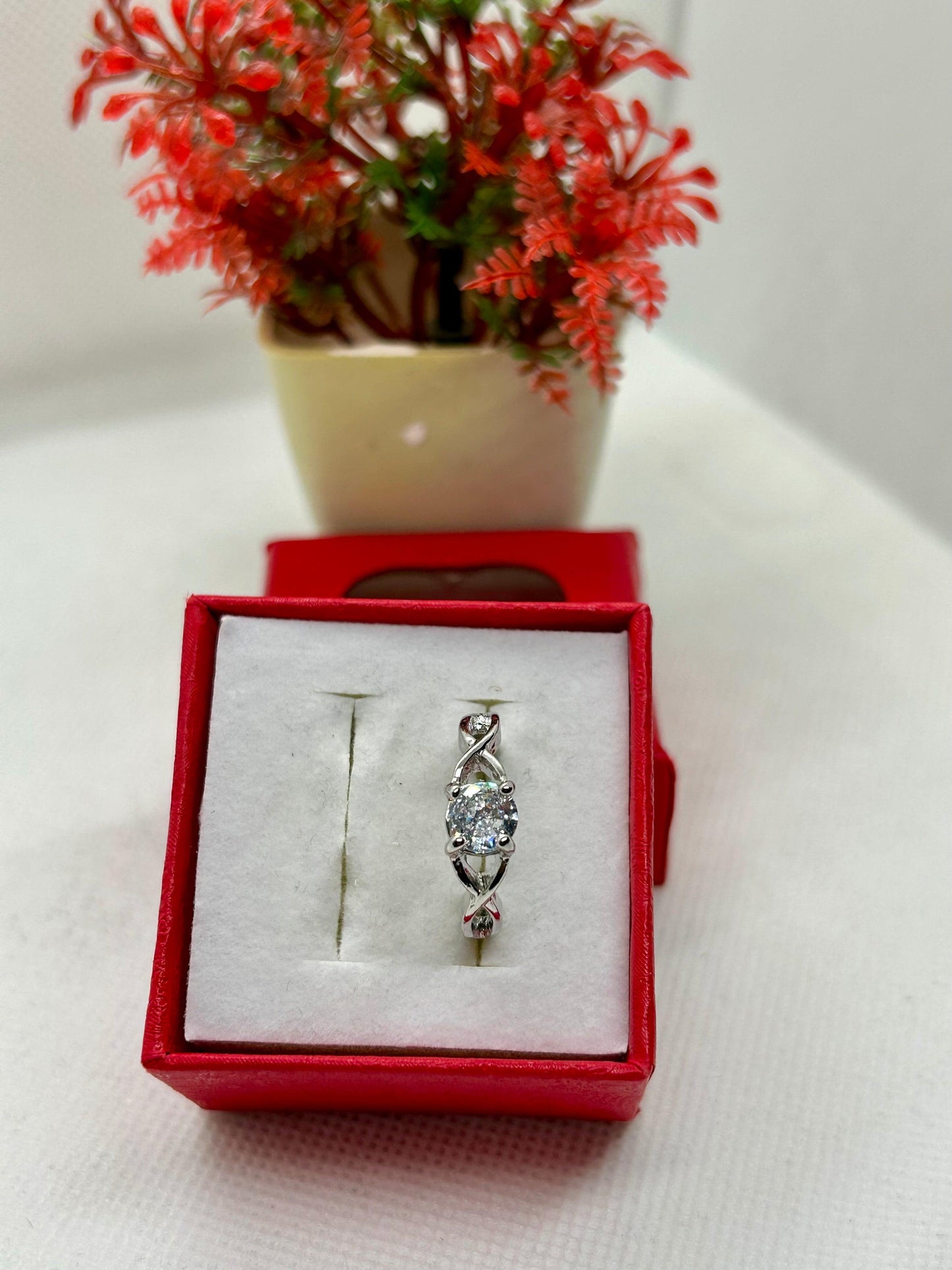 White Zircon Stone Silver Ring 01