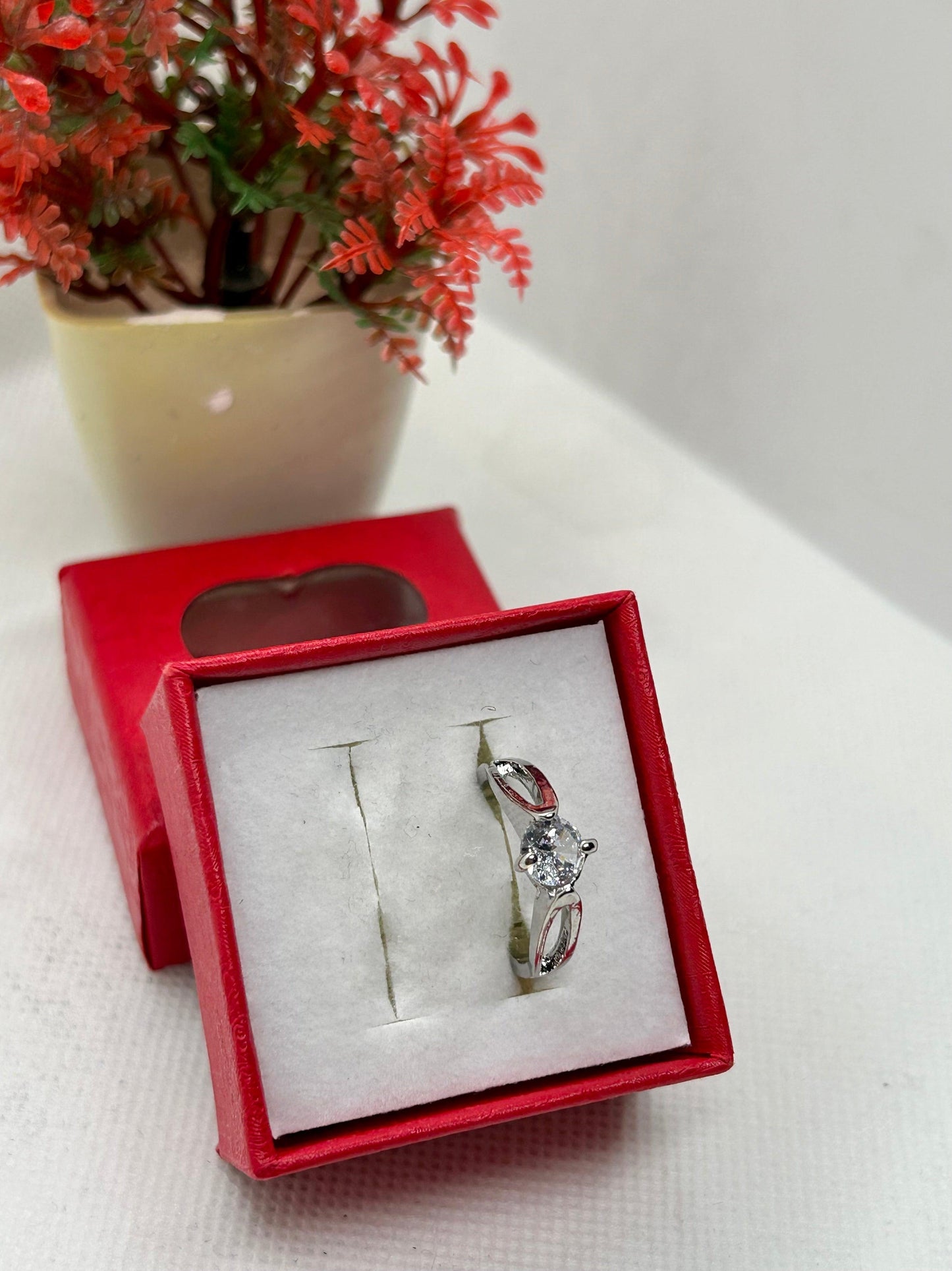White Zircon Stone Silver Ring 02