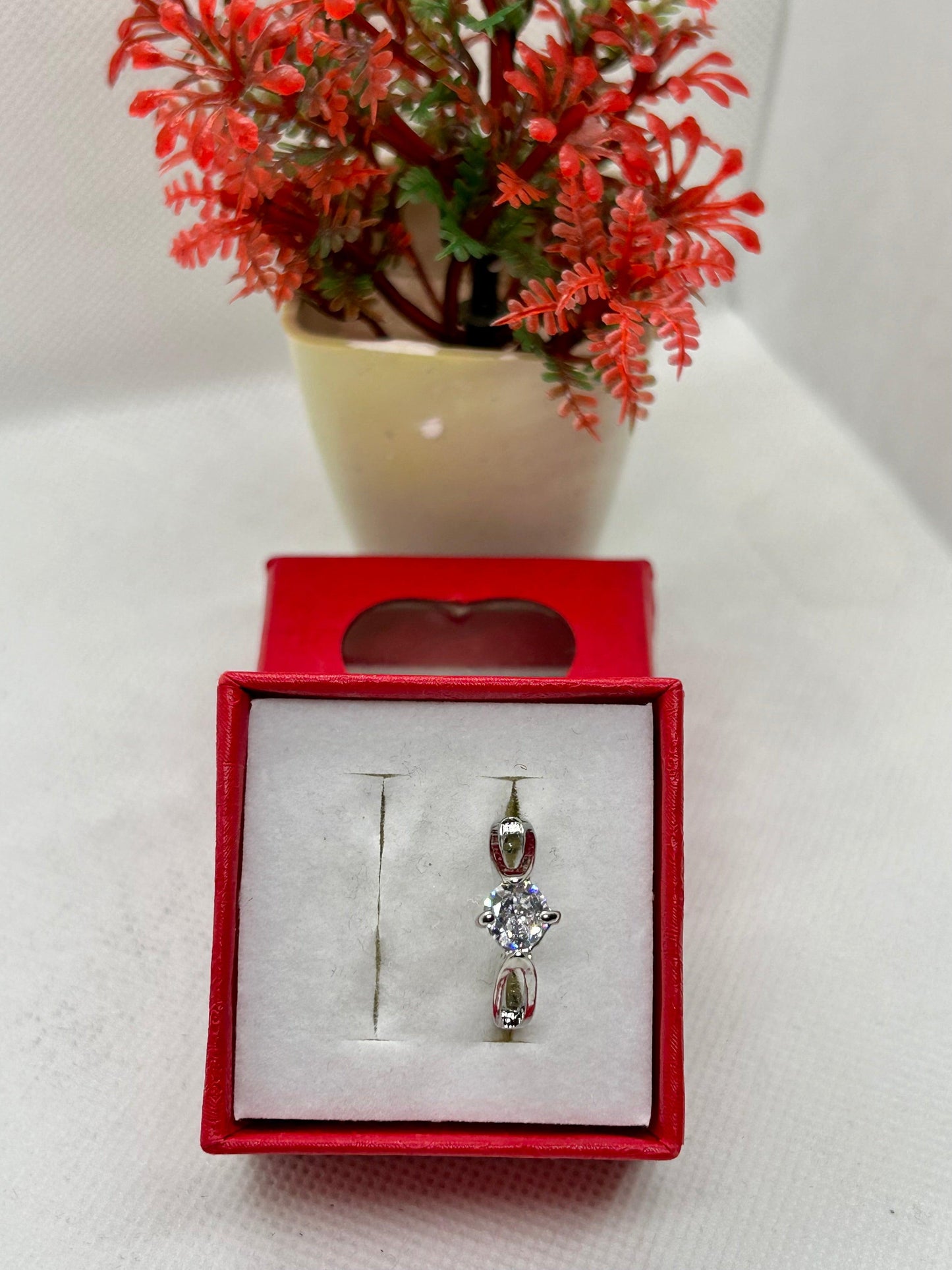 White Zircon Stone Silver Ring 02