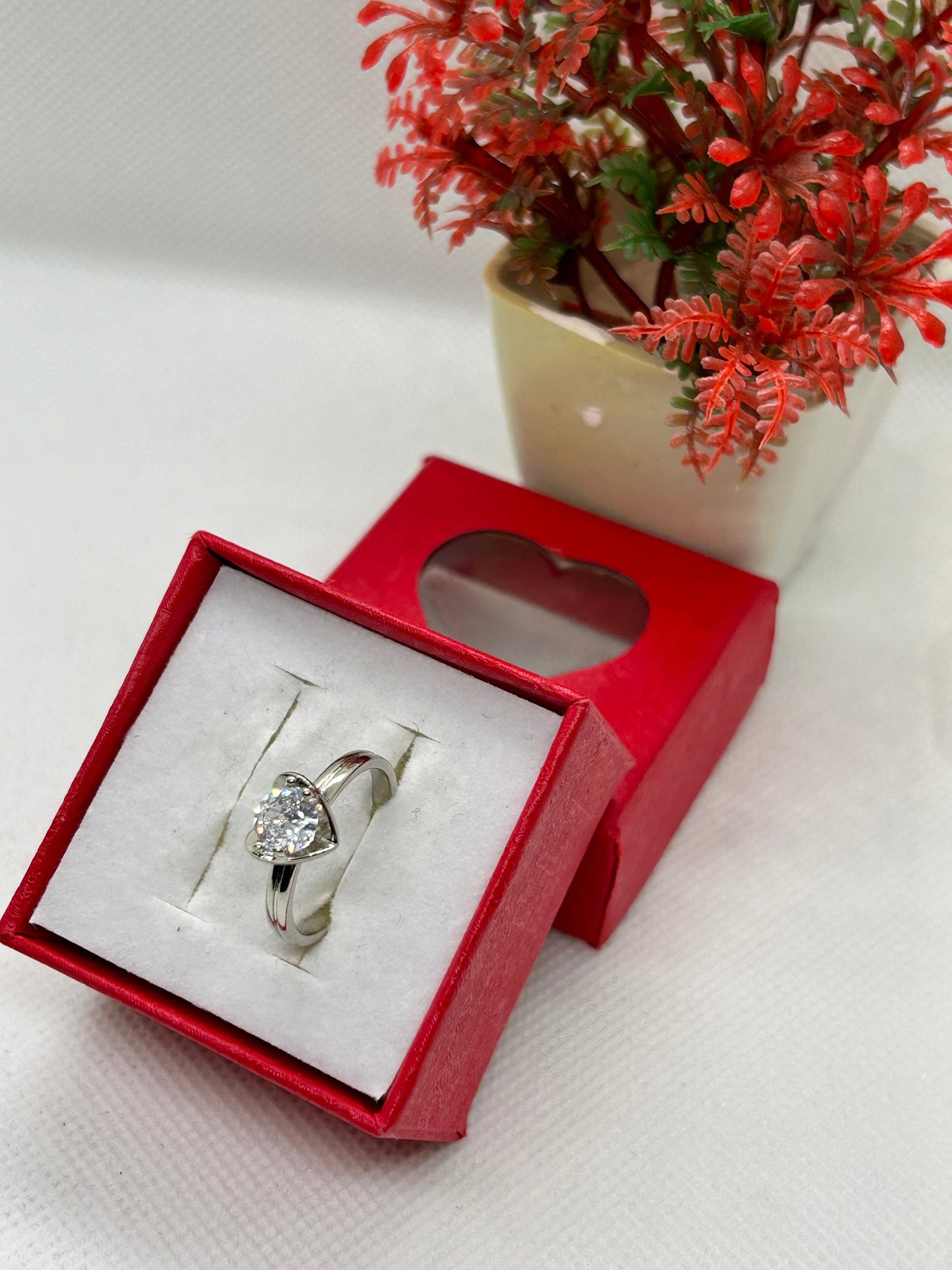 White Zircon Stone Silver Ring 04