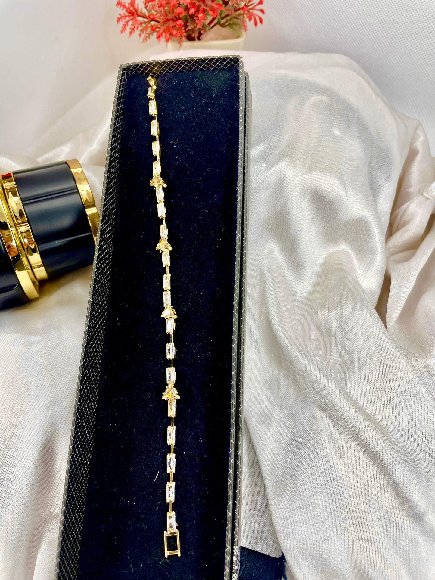 Shimmering Zircon Stones Bracelet