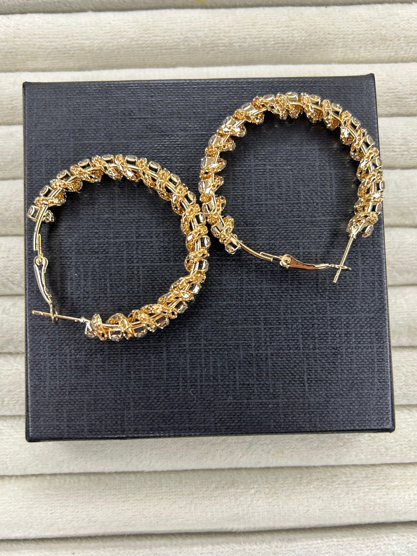 Embedded Net Crystals Hoop