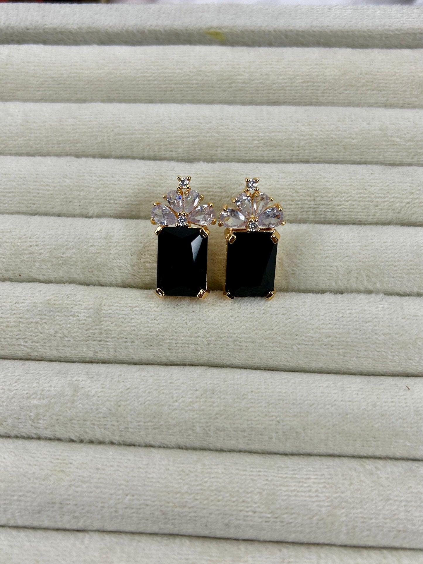 Leafy Zircon Stones Earrings