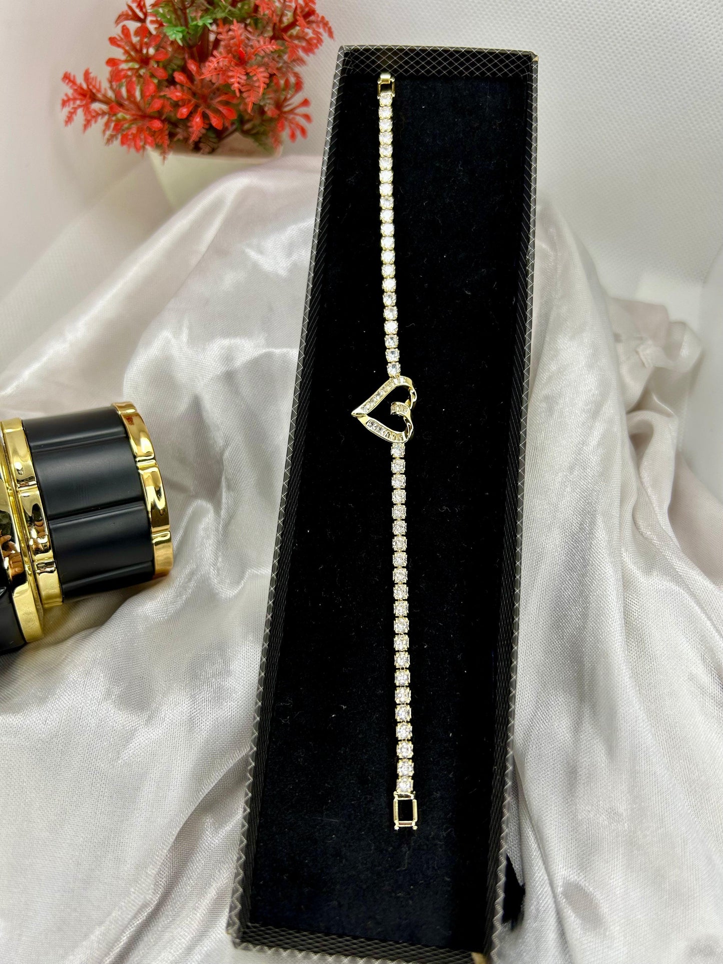 Curling Heart Zircon Stones Bracelet
