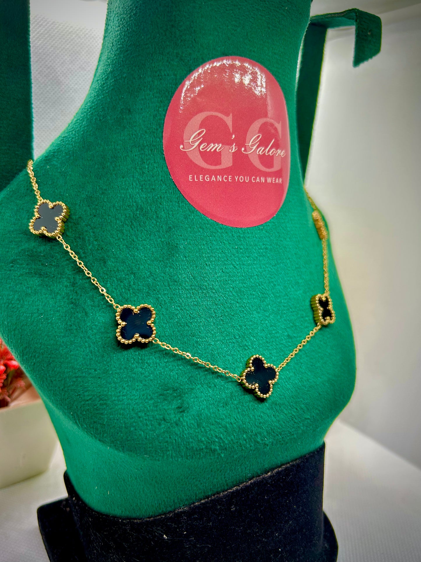CLOVER FLOWER PENDANT