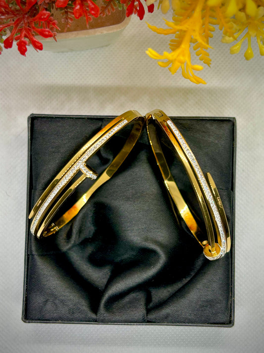 Nail Shaped Stainless Steel Bracelet with Ziconia Accent 1pc