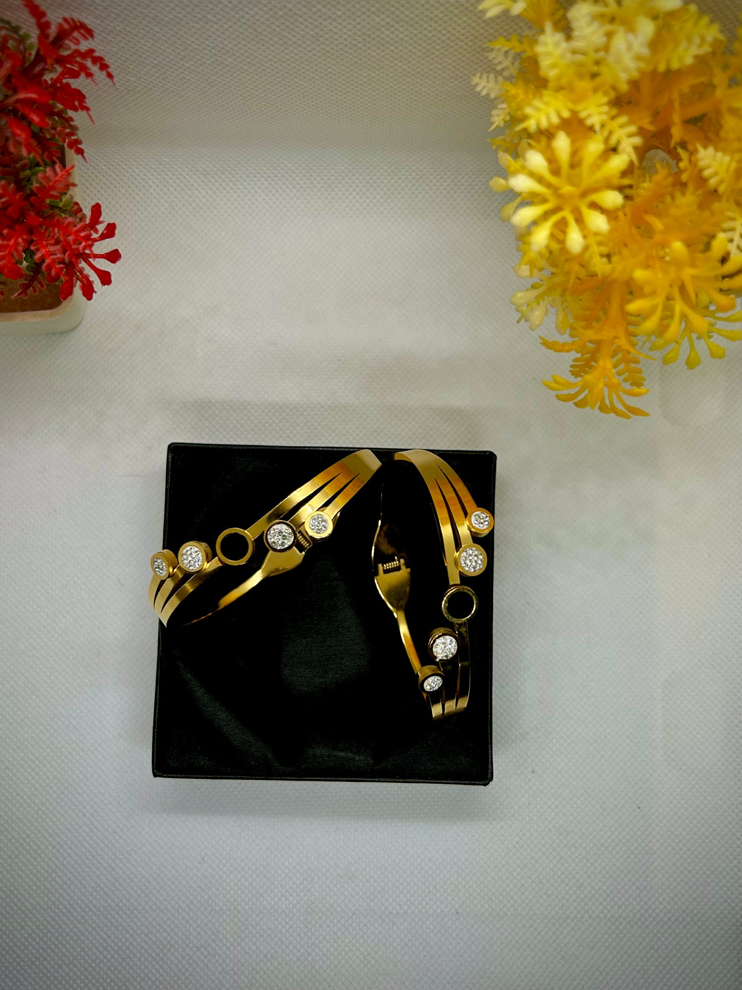 Stainless Steel Golden Round Buckle Bracelet 1pc