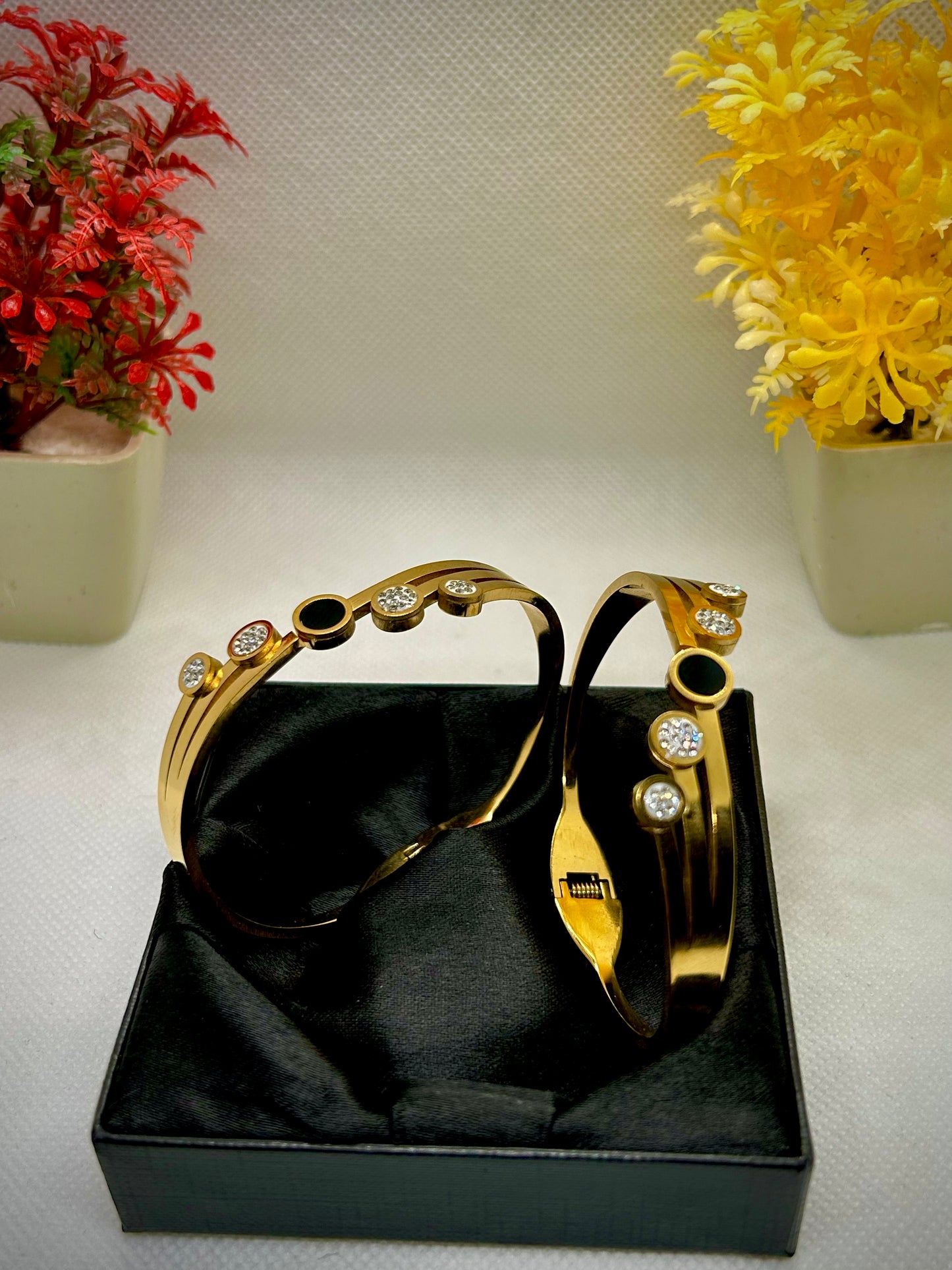 Stainless Steel Golden Round Buckle Bracelet 1pc