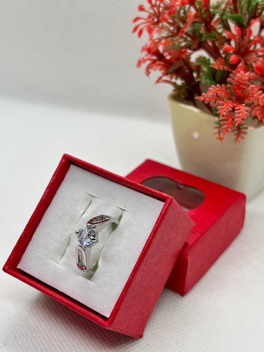 White Zircon Stone Silver Ring 02