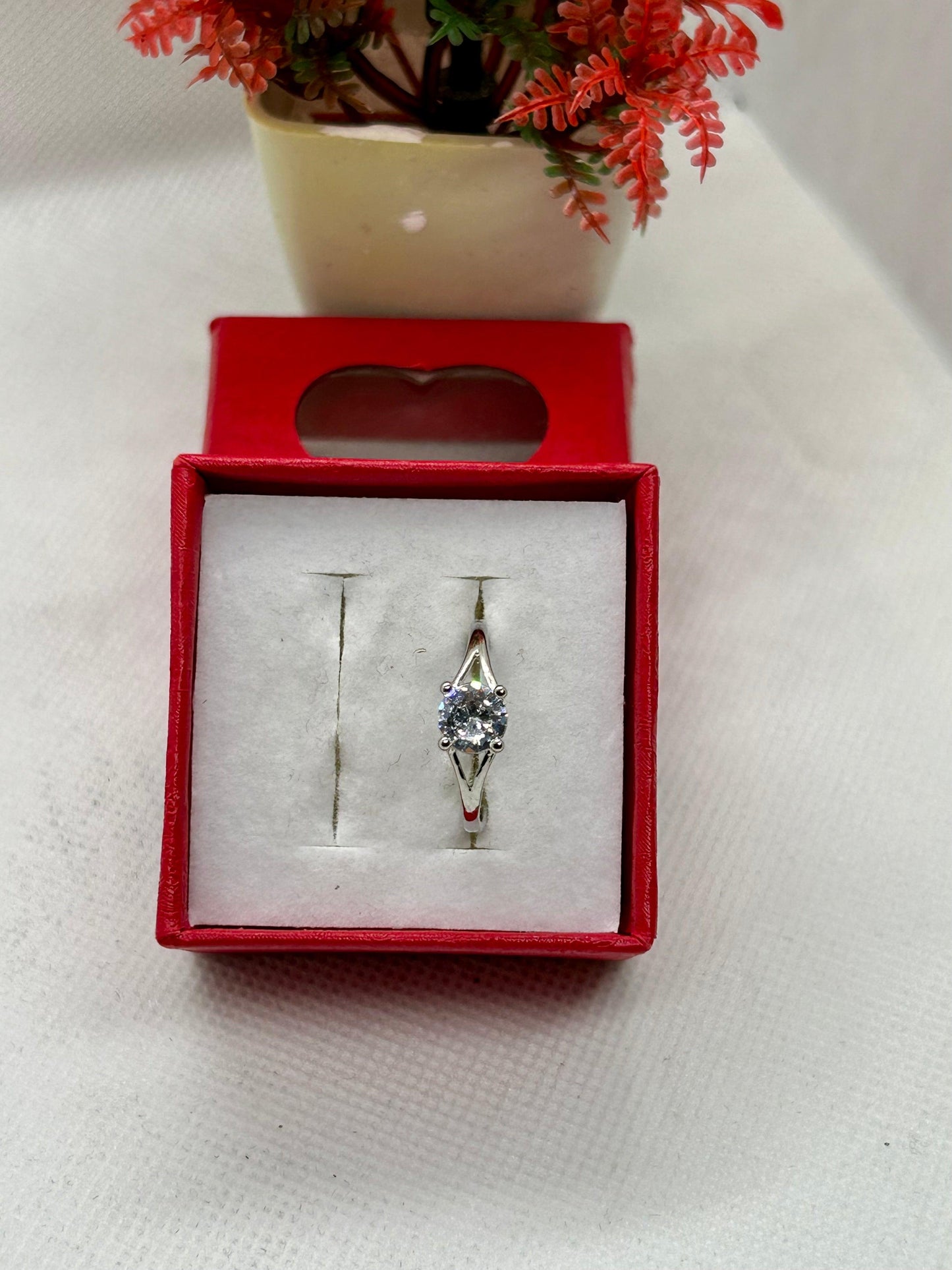White Zircon Stone Silver Ring 08