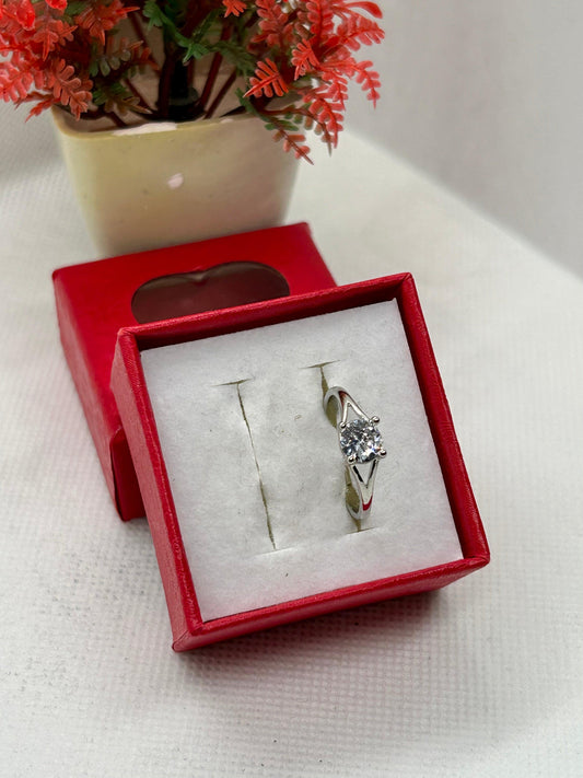 White Zircon Stone Silver Ring 08