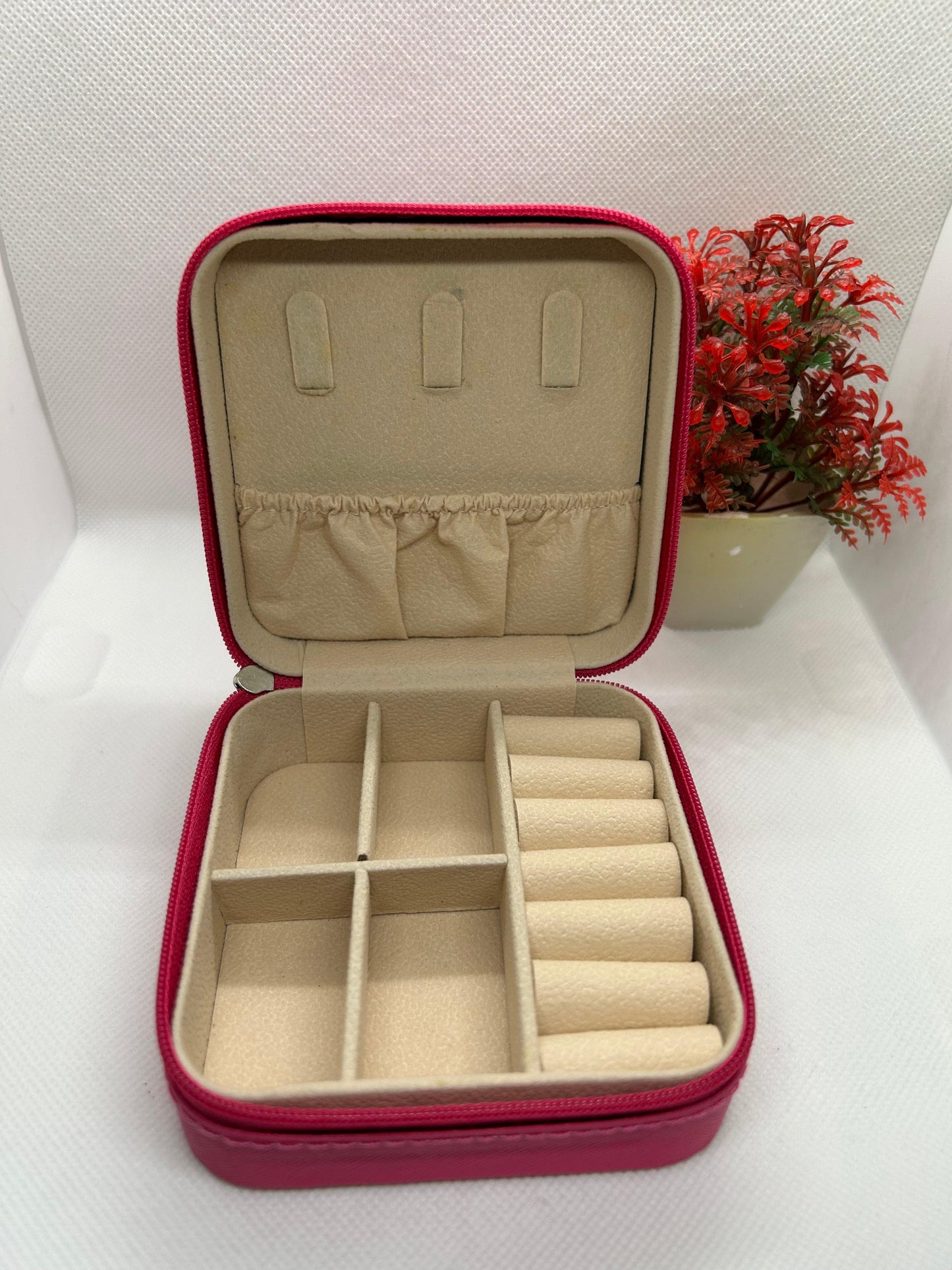 JEWELERY ORGANIZER