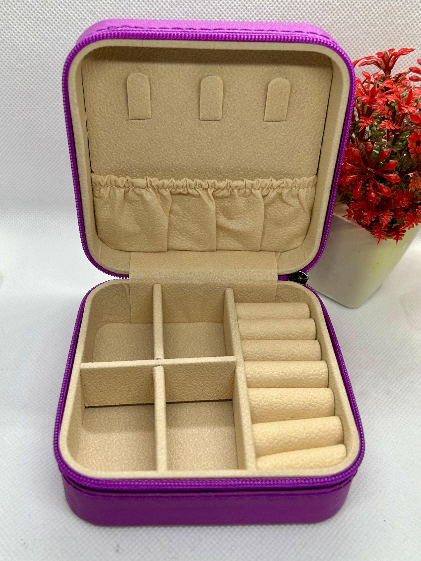 JEWELERY ORGANIZER