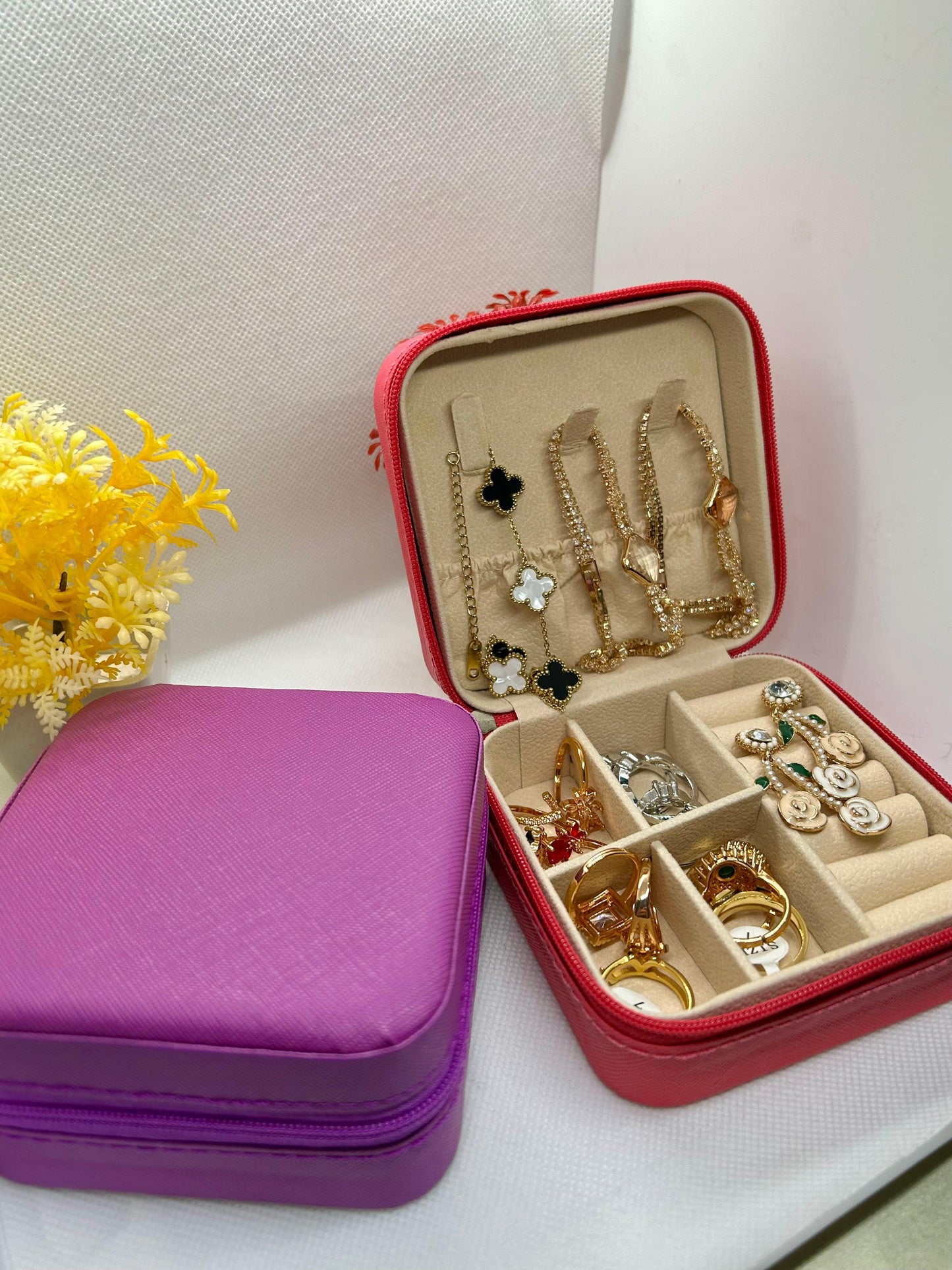 JEWELERY ORGANIZER