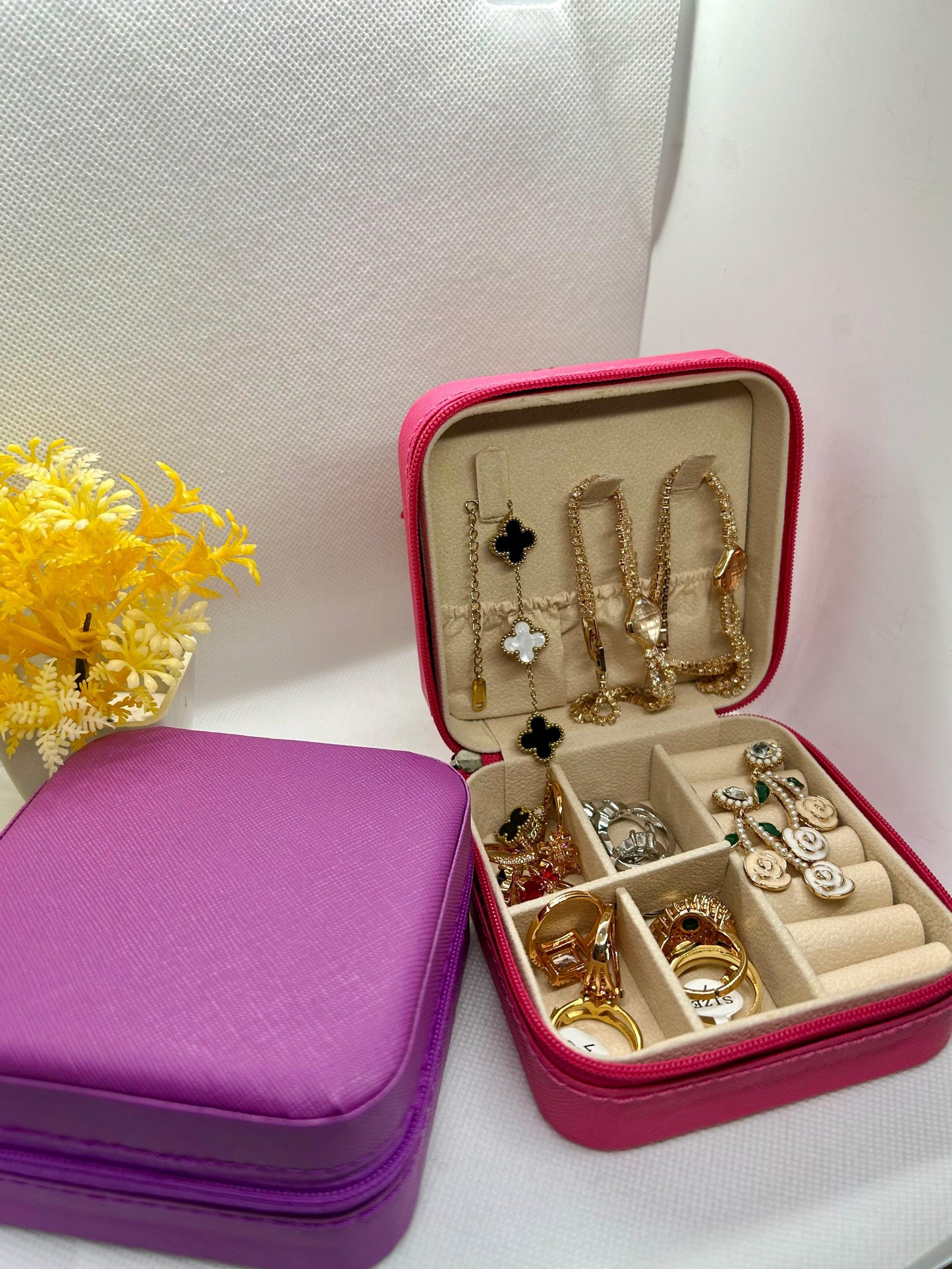 JEWELERY ORGANIZER