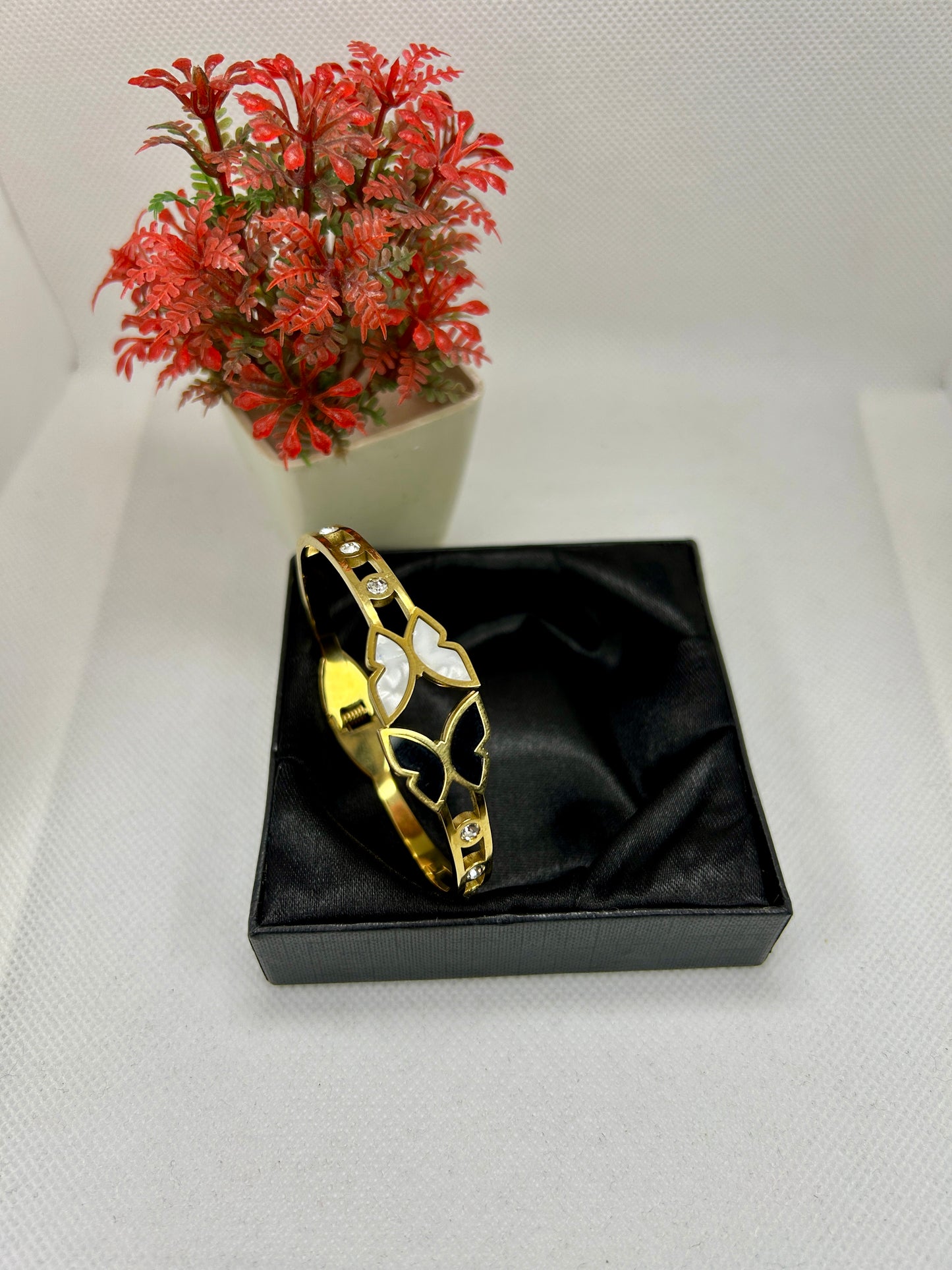 Stainless Steel Black & White Inlay Handcuff