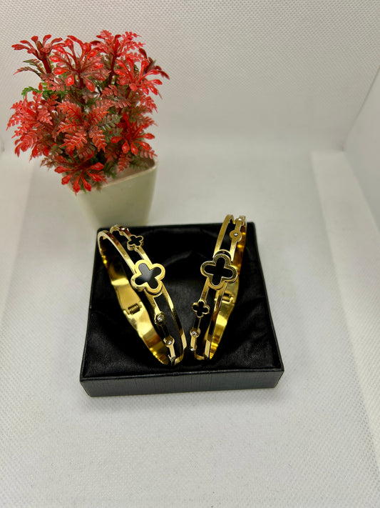 Stainless Steel Double Layer Flower Handcuff 1Pc
