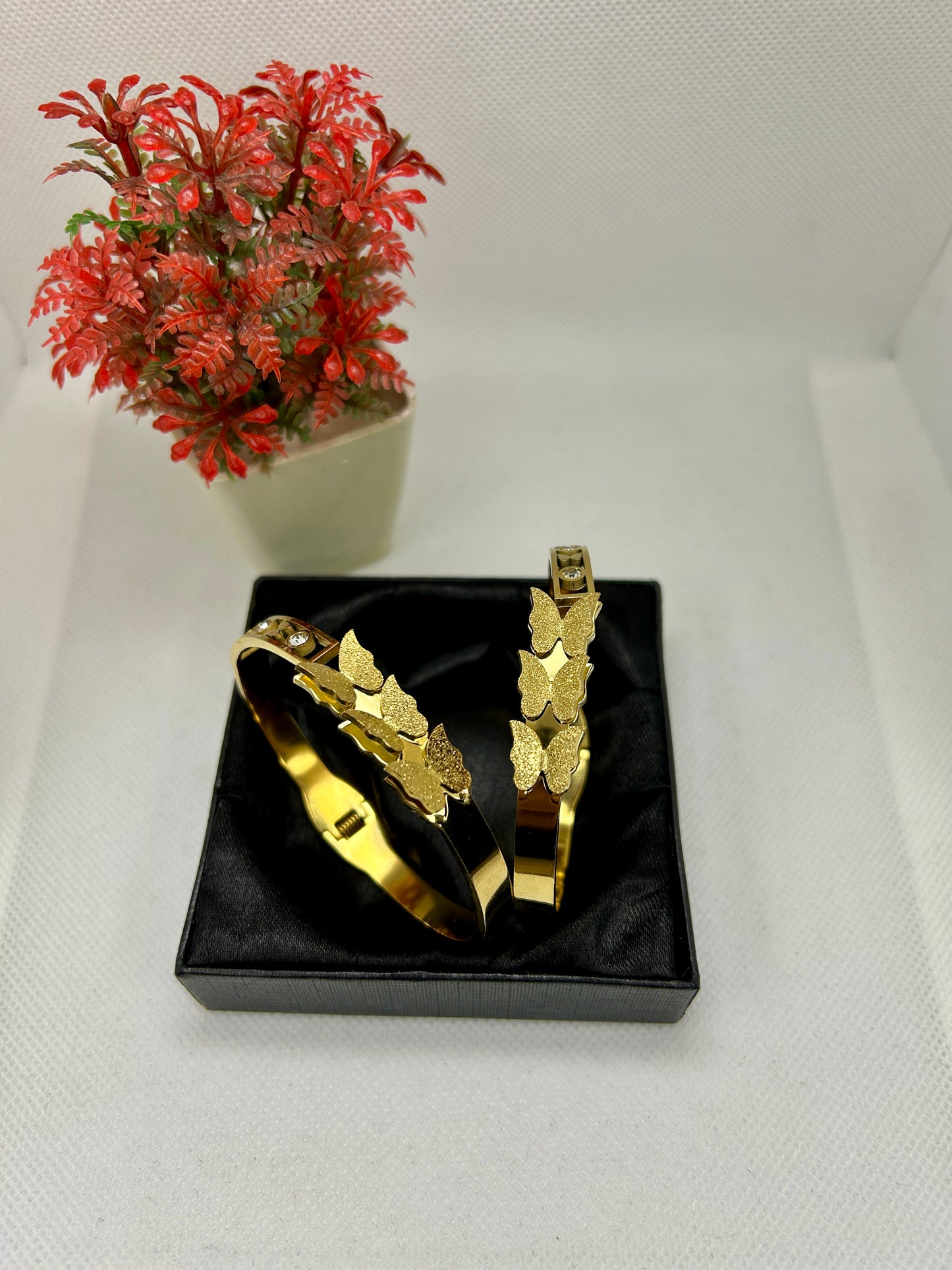 1Pc Stainless Steel Butterfly Handcuff